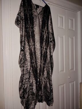 Black & White Snake Print Duster